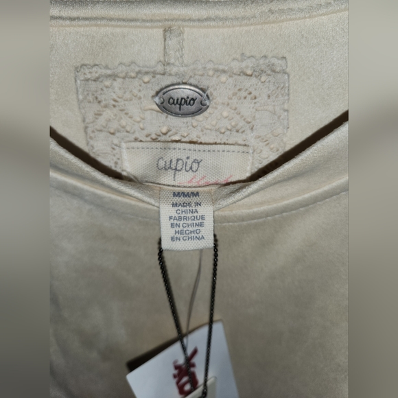 Light yellow blouse - Picture 10 of 10